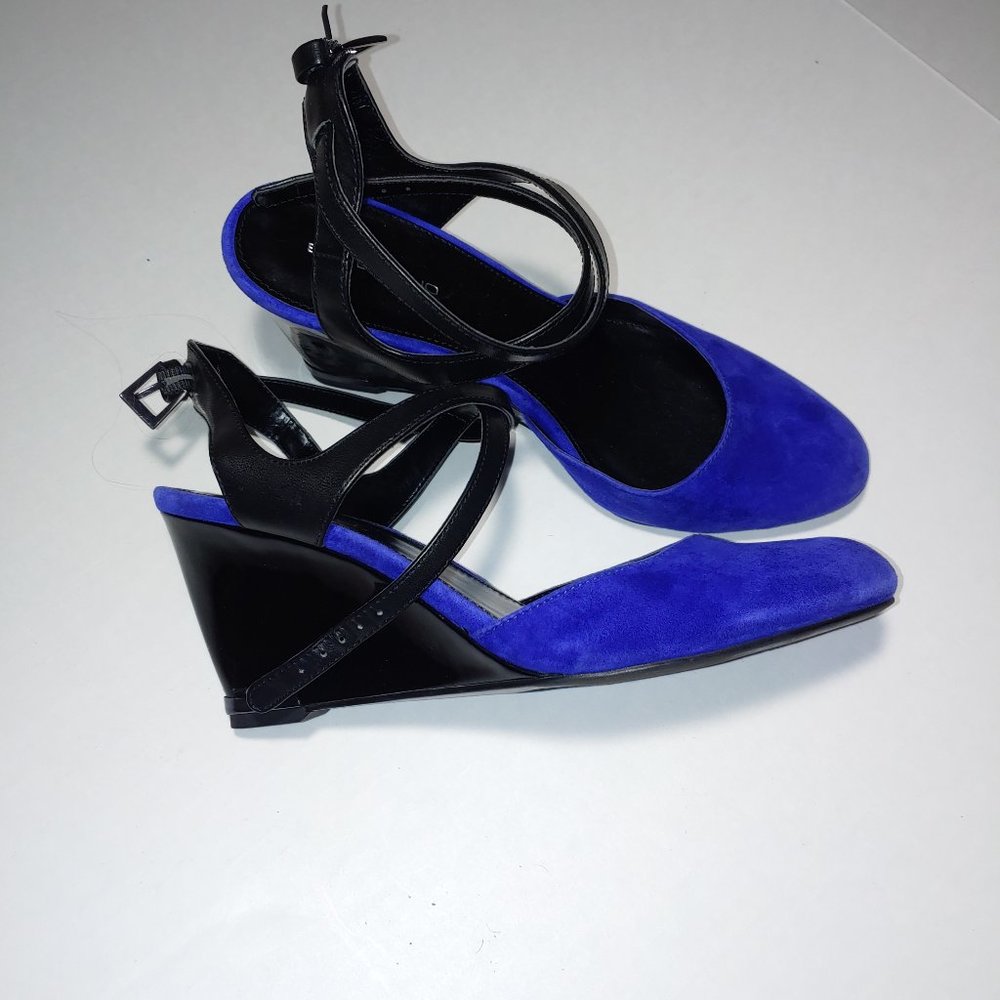 Bandolino Wedge Faux Suede Crisscross Strappy Size 8 Purple Black